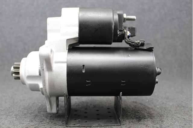 BOSCH 0001125001 Стартер в наличии Киев