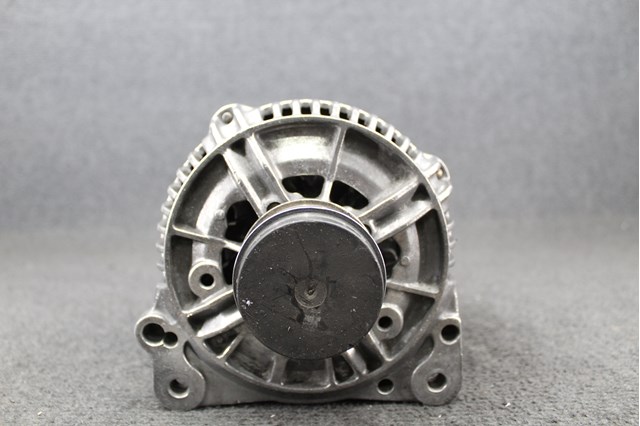 Генератор автомобиля Ауди А4 B5