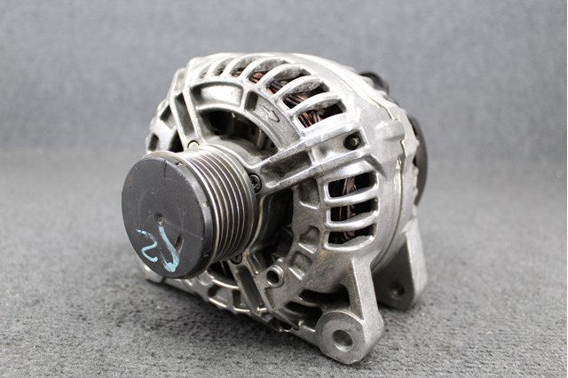 Автомобильный генератор Peugeot 3008 1