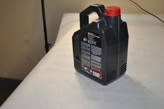 MOTUL 102889 Масло моторное в наличии Ирпень