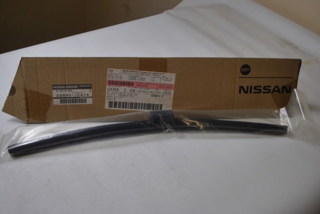 Щетка-дворник лобового стекла, пассажирская 288901CA1A NISSAN