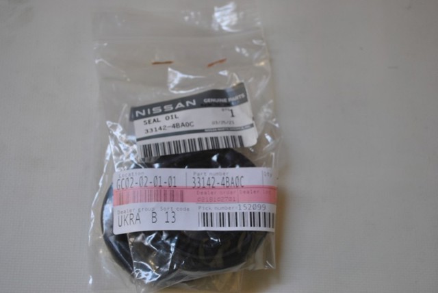 331424BA0C NISSAN Правый сальник полуоси купить в Киев