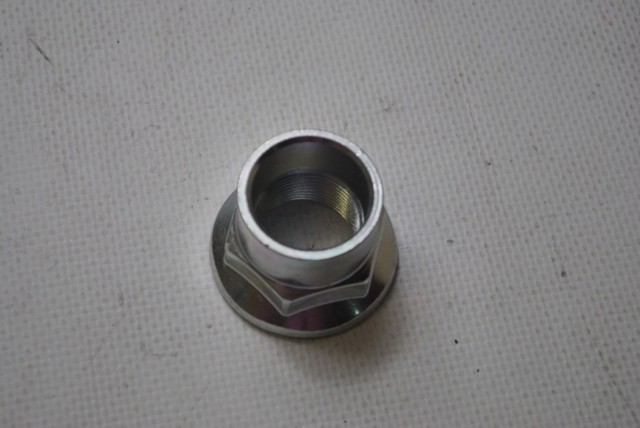 Гайка шестигранная ступицы 402624GA0C NISSAN