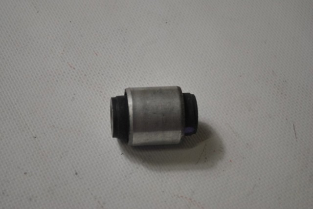 NISSAN 551529Y01A Сайлентблок цапфы задней в наличии Винница