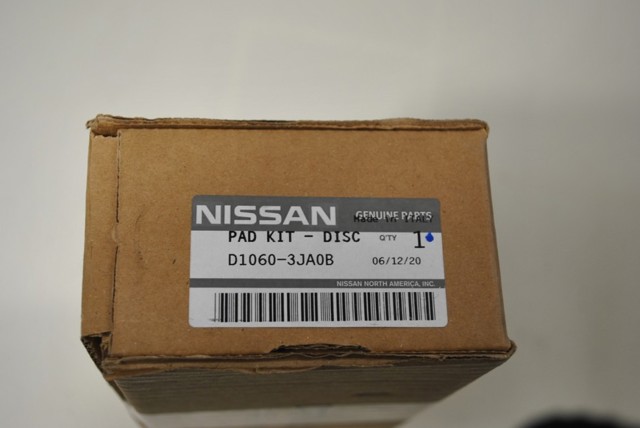 NISSAN D10603JA0B Колодки тормозные передние дисковые в наличии Украина