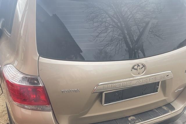 Пятая дверь 6700548400 TOYOTA
