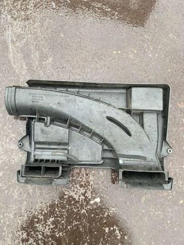 Воздухозаборник 13717561927 BMW