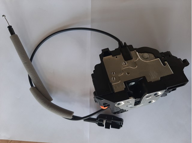 Замок двери водителя 805030009R KOREA (OEM)