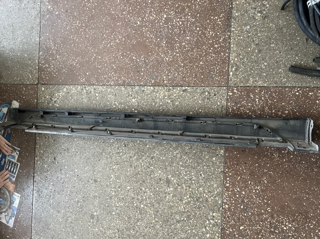 HYUNDAI 87752D7000CA Накладка (молдинг) порога наружная правая в наличии Ирпень