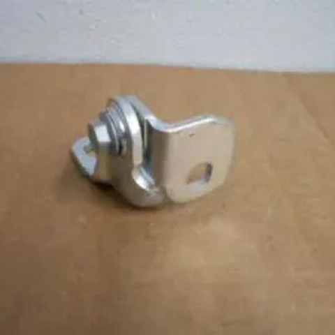 CHRYSLER 68306525AA Петля двери передней левой в наличии Кривой Рог