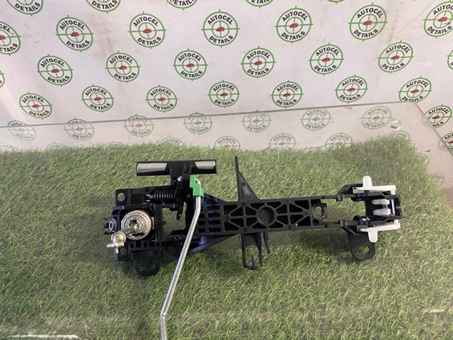 692020R040 Держатель наружной ручки двери передней левой купить Украина