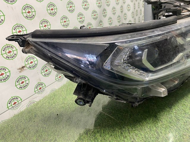 TOYOTA 8114542A32 Фара правая в наличии Павлоград