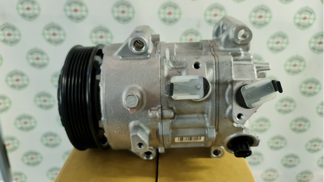 Компрессор системы кондиционирования 8831033320 DENSO