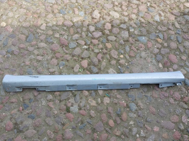 Накладка (молдинг) порога наружная левая 758520F010 TOYOTA