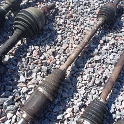Полуось задняя, левая 5085141AC CHRYSLER