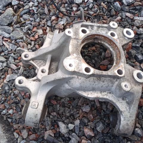 Цапфа поворотного кулака 68200071AB CHRYSLER