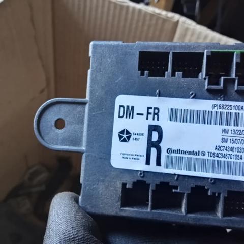 Блок комфорта передней двери 68225100AC CHRYSLER