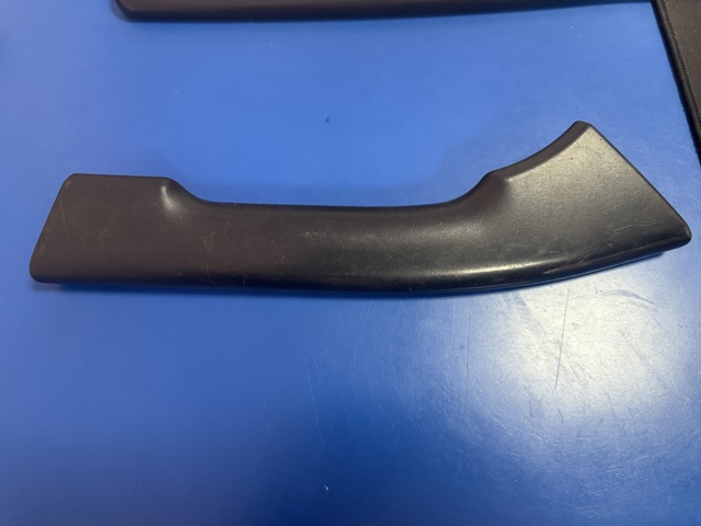 Ручка передней двери внутренняя, правая 8200730608 RENAULT