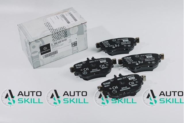 Задние тормозные колодки 0004209203 MERCEDES