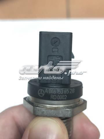 0061536528 MERCEDES Датчик давления топлива купить в Ирпень