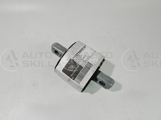 Подушка коробки передач 2122400318 MERCEDES
