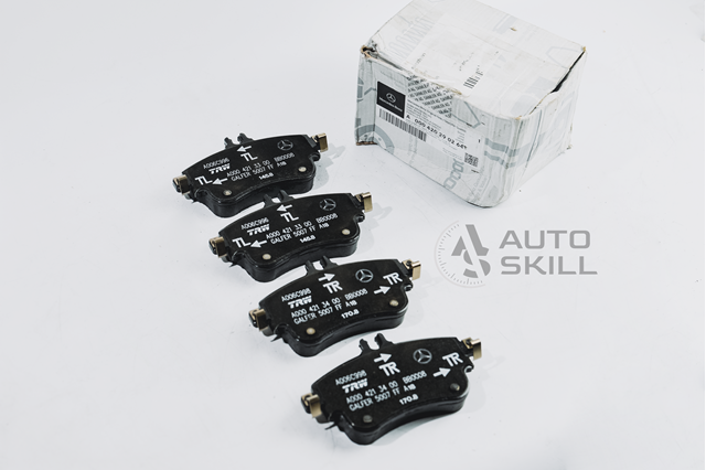 MERCEDES A000420290264 Колодки тормозные передние дисковые в наличии Черновцы