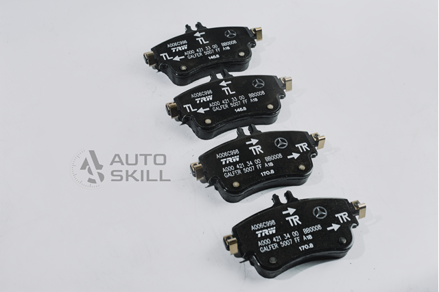 MERCEDES A0004202902 Передние тормозные колодки в наличии Ужгород