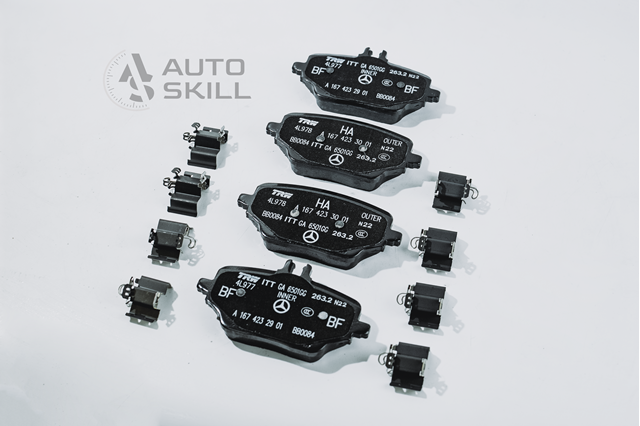 Колодки тормозные дисковые комплект A0004207103 MERCEDES