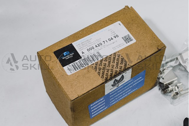 MERCEDES 000420710490 Колодки тормозные передние дисковые в наличии Винница
