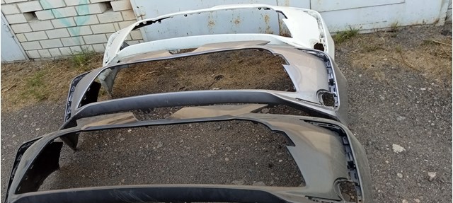 Бампер на авто 5211902Q10 TOYOTA