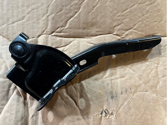 Правая петля капота  534100E120 TOYOTA