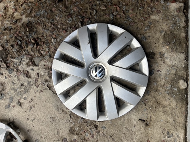 Колпаки на колеса 6R0601147 VAG