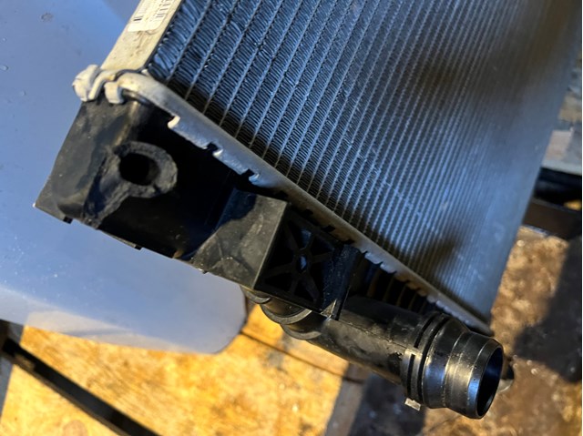 Радиатор охлаждения двигателя  ( дефект) 9678711180