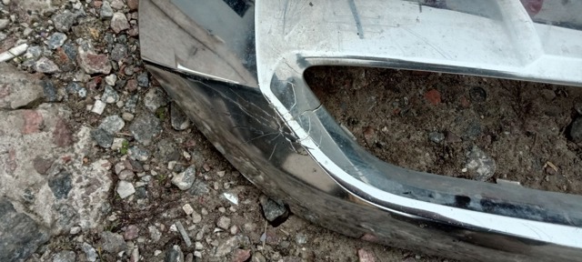 Молдинг бампера переднего, центральный A1668857122 MERCEDES
