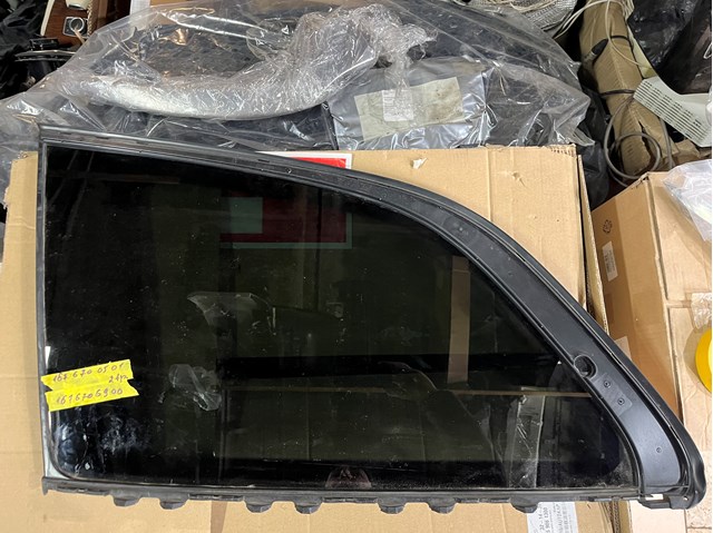 Стекло кузова/багажного отсека, левое A1676700501 MERCEDES