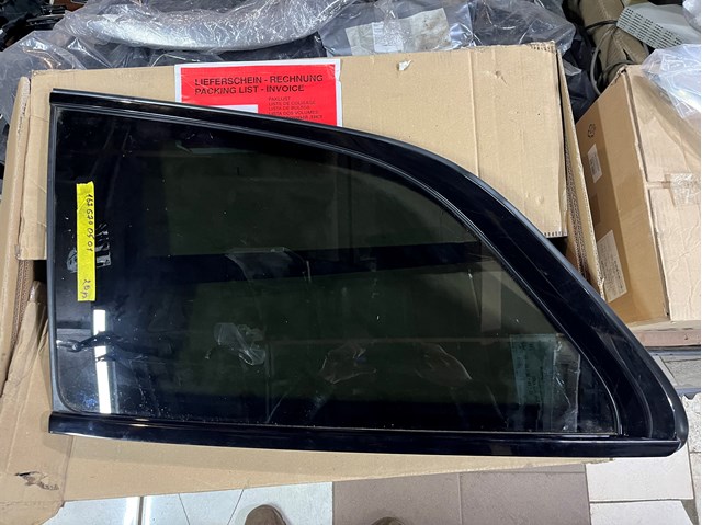 A1676700501 MERCEDES Стекло кузова (багажного отсека) левое купить в Тернополь
