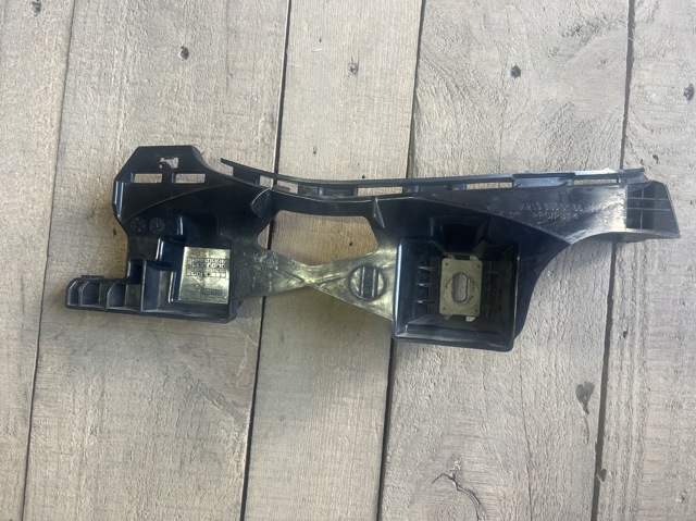 Кронштейн бампера заднего, правый A2138850165 MERCEDES