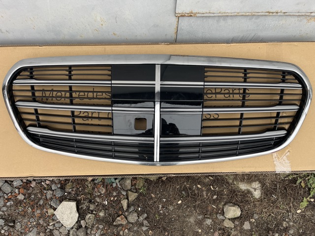 Облицовка радиатора A2238804100 MERCEDES