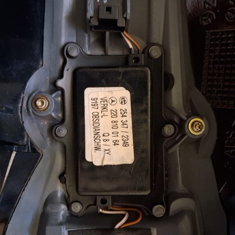 MERCEDES A22081001649197 Накладка (крышка) зеркала заднего вида левая в наличии Украина