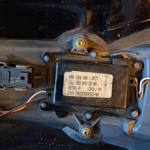 MERCEDES A22081002649197 Накладка (крышка) зеркала заднего вида правая в наличии Павлоград