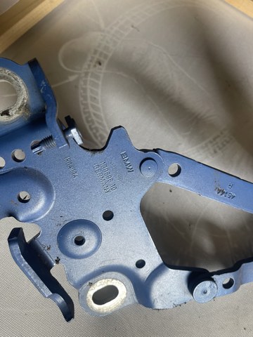 13989610 BMW Петля капота левая купить в Каменское