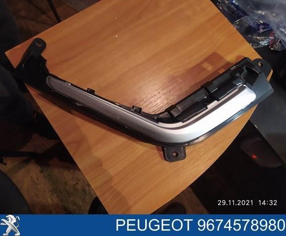 Решетка переднего бампера, правая 9674578980 MARKET (OEM)