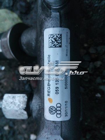 Распределитель топлива (рампа), левый 059130089AM VAG