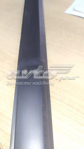 Молдинг опускного стекла нижний, двери передней, левой MR525755 MITSUBISHI