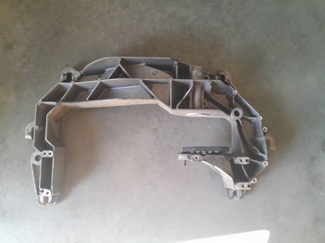 Крепление коробки передач 22116882026 BMW