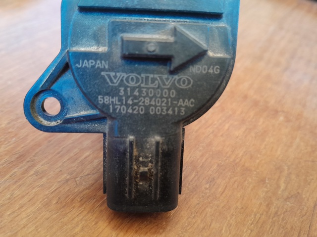 Датчик расхода воздуха Volvo S60 III