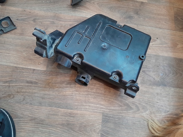 31439651 VOLVO Резонатор воздушного фильтра купить в Винница