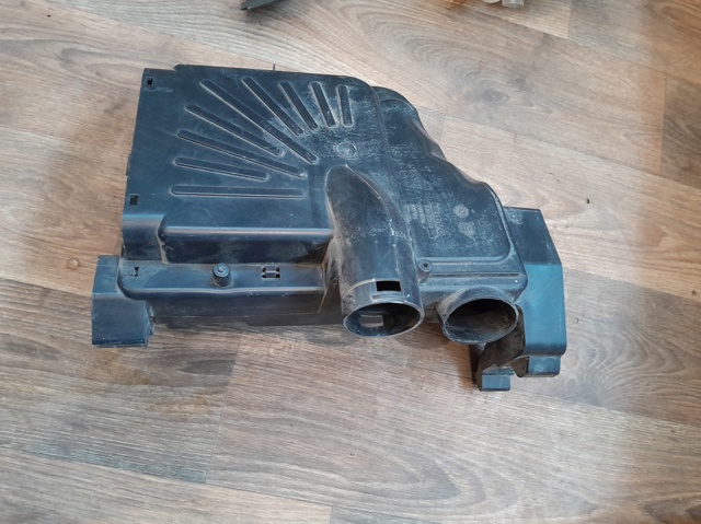 Резонатор воздушного фильтра 31439651 VOLVO