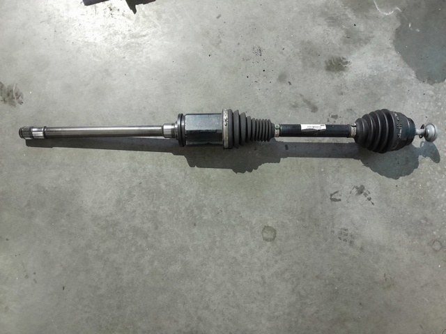 Привод правый 31608664676 BMW