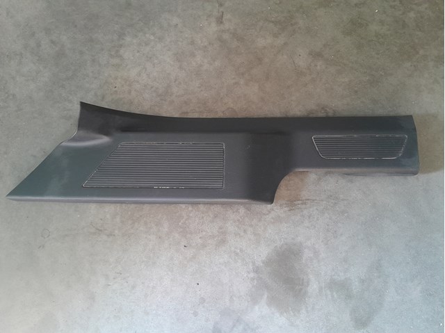 Накладка дверного порога внутренняя, задняя левая 3CN853369C82V VAG